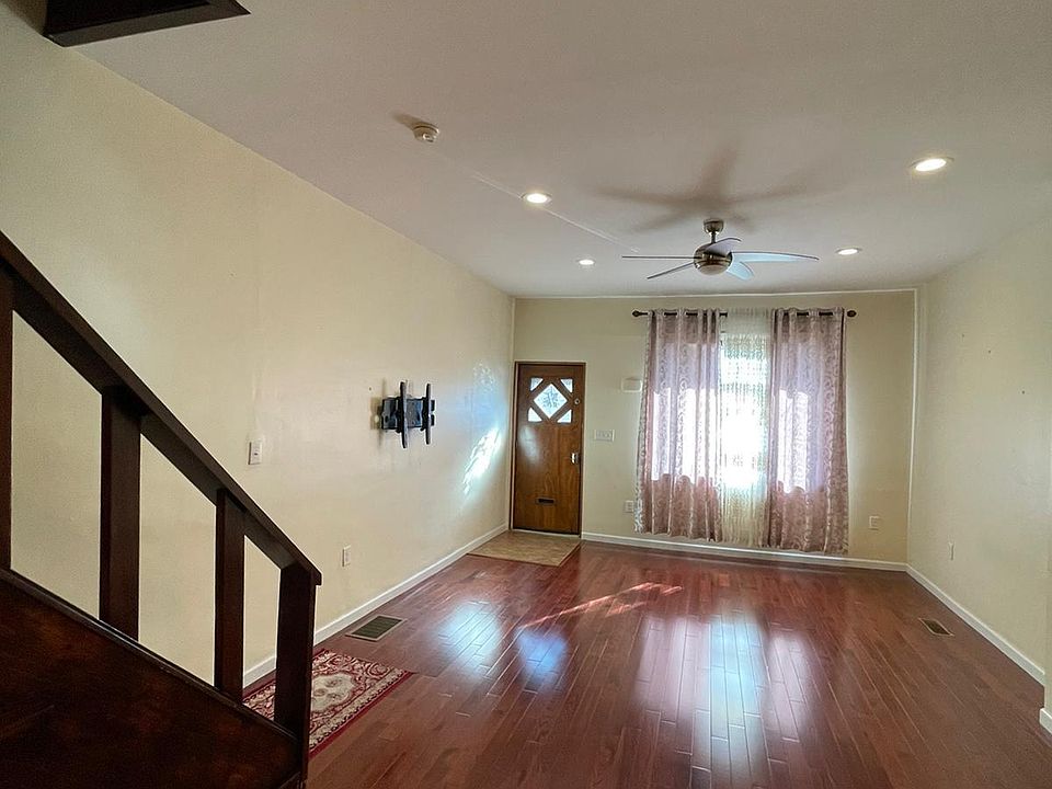 1st image of 2521 E Clearfield St #2