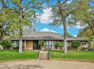 108 E Evans St, Saint Jo, TX 76265