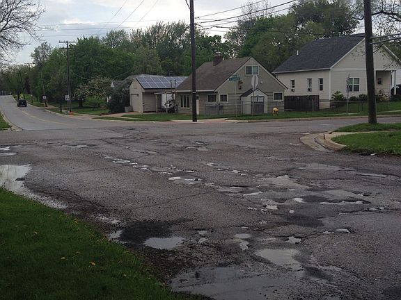 3rd image of 8 N Mansfield Ave