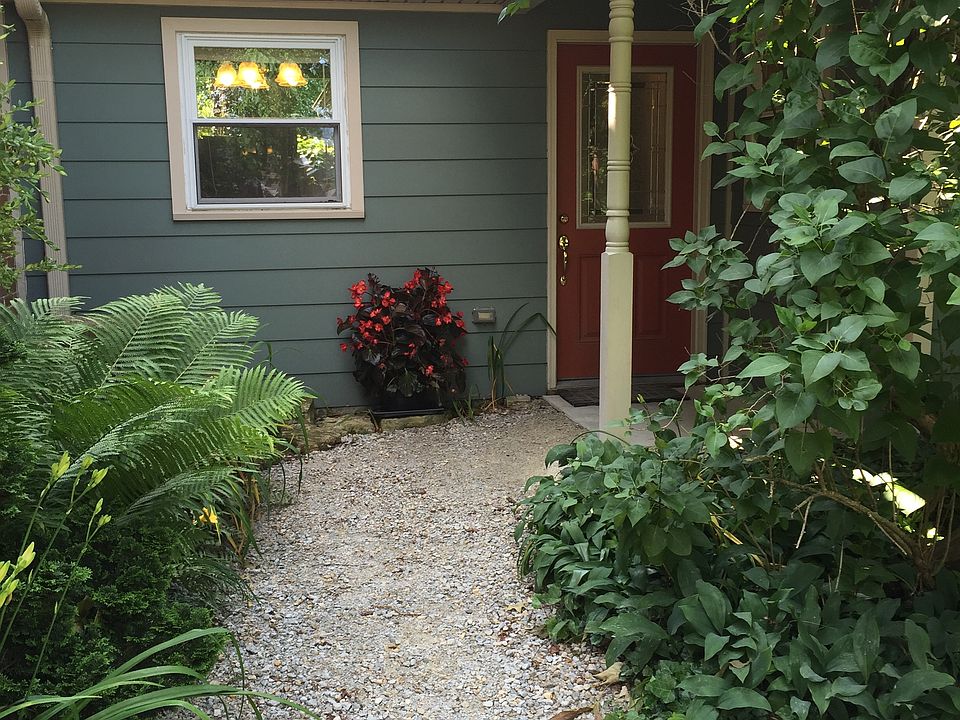 1st image of 525 Dayton St
