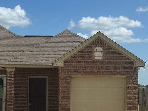 4th image of 203 Walker Ln