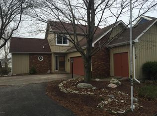 5368 Sioux Rd, Pentwater, MI 49449