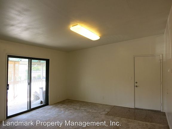 5th image of 935 Sharmon Palms Ln APT D
