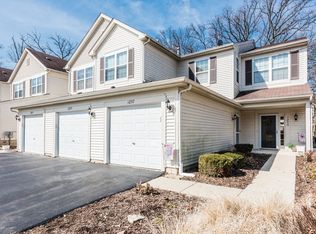 1255 Brookdale Dr, Carpentersville, IL 60110