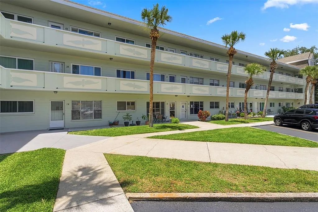 2 bed, 2.0 bath, 1100 sqft, $1,600 — Photo 1