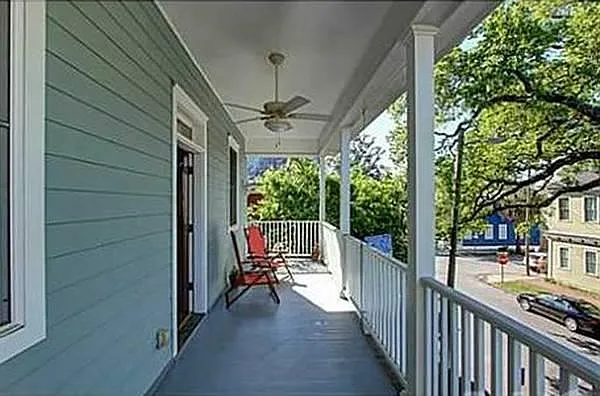 305 E Duffy St — Photo 2