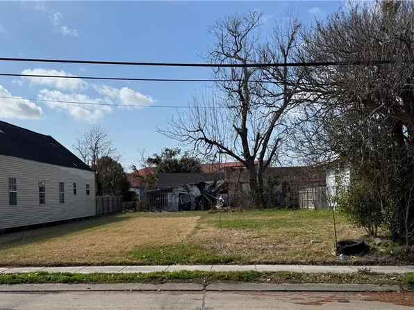 3430 Paris Ave, New Orleans, LA 70122