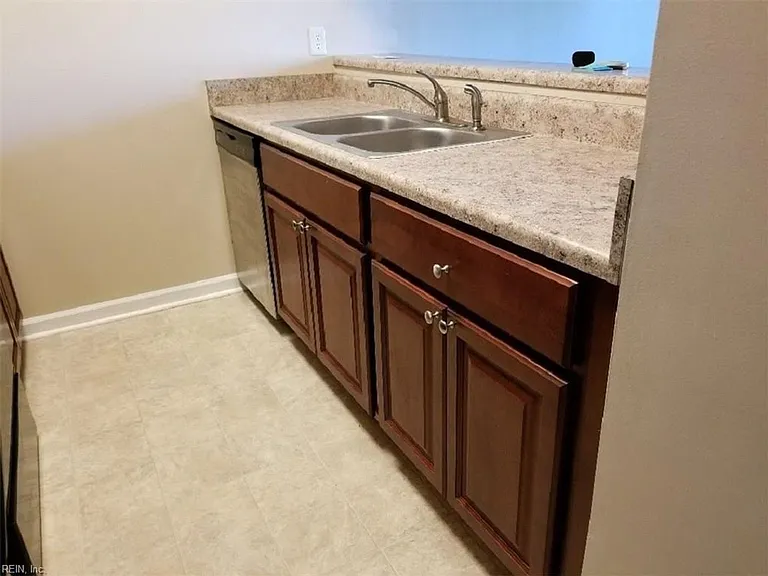 4694 Greenlaw Dr — Photo 17