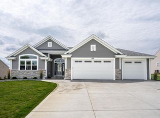 W1119 Deer Creek Cir, Ixonia, WI 53036