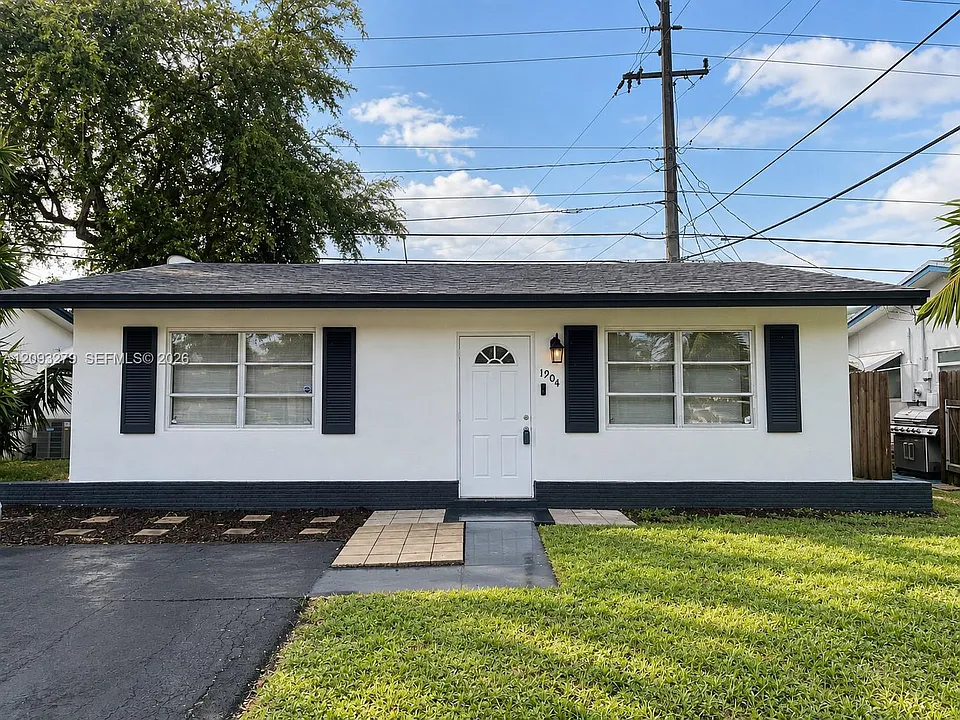 1904 NW 45th Ct