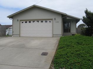 170 8th St SW, Bandon, OR 97411