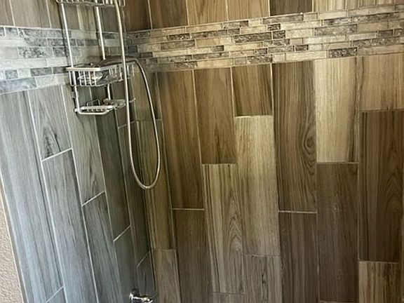 2nd image of 3314 Tracy Ave #3-B