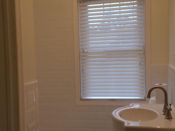 5th image of 159 Dumbarton Rd