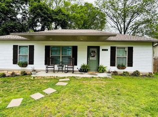 368 N B St, Centerton, AR 72719