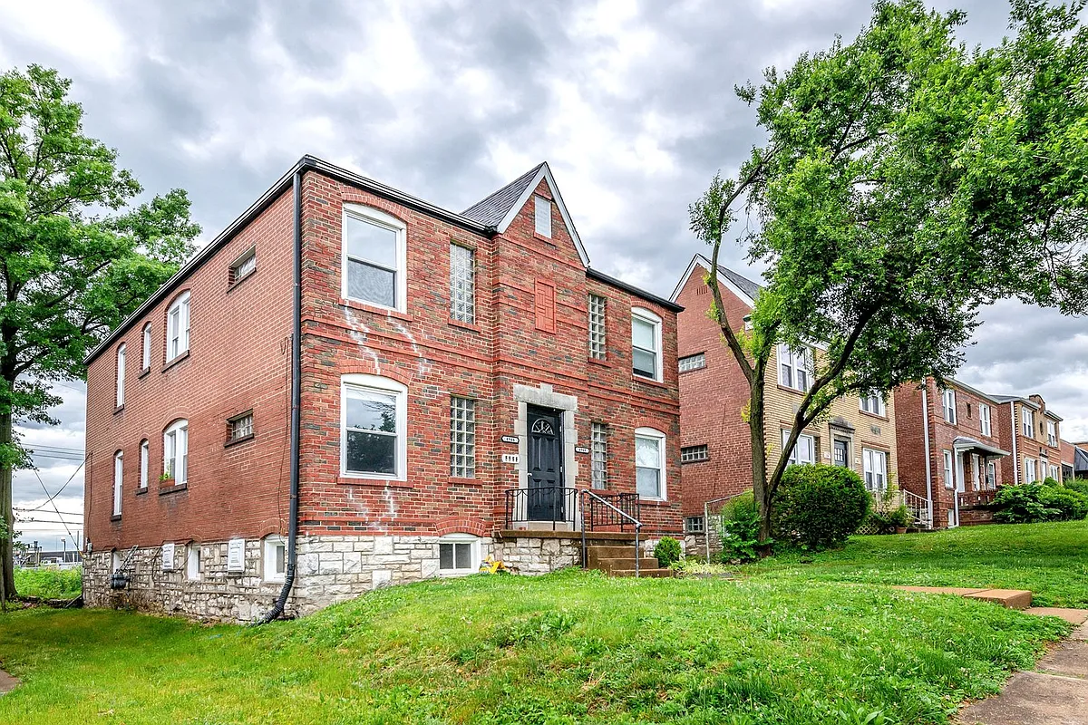 Building Photo - 4946-4948 Kemper Ave