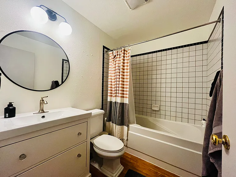 417 E Pine St #211 — Photo 6