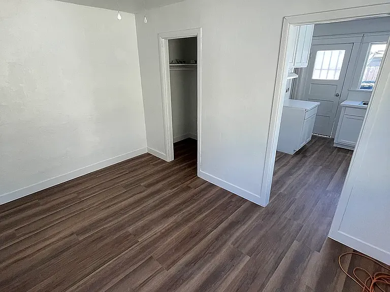 81 E Market St — Photo 4