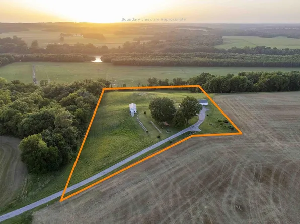 6053 Collins Rd, Ellis Grove, IL 62241