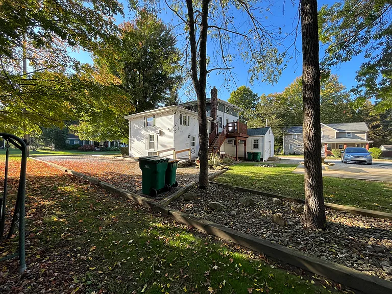 98 Eagle St #UP — Photo 1