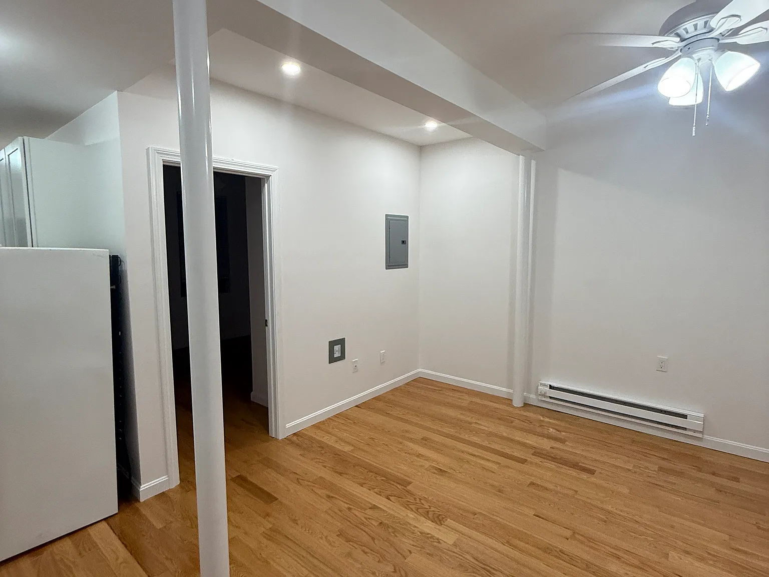 2 bed, 1000 sqft, $3,600 — Photo 3