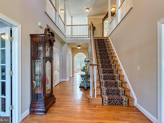 Gleaming hardwoods floor throughout.