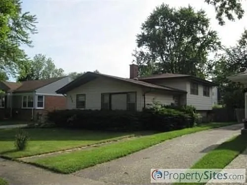 225 N Craig Pl photo 1