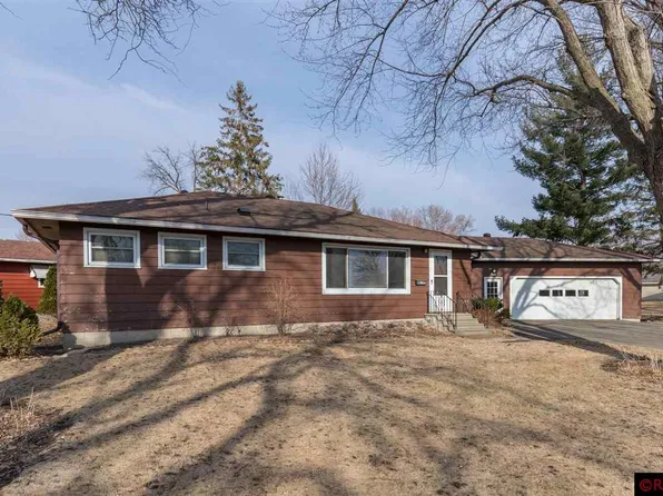 324 Front St W, Saint Clair, MN 56080