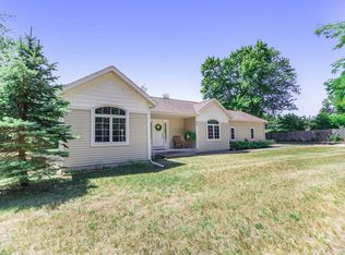 43 E Sternberg Rd, Norton Shores, MI 49441