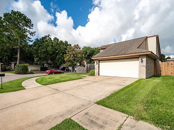 3rd image of 17 Crestbriar Ct