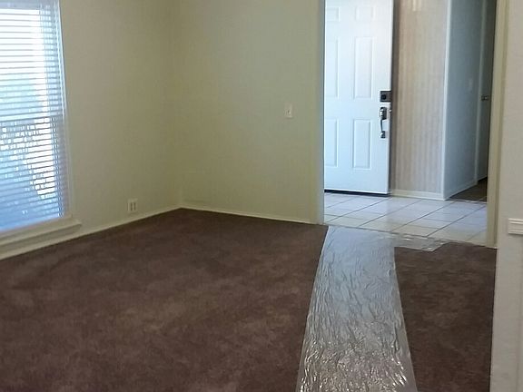 4th image of 3307 S 137th Ave E