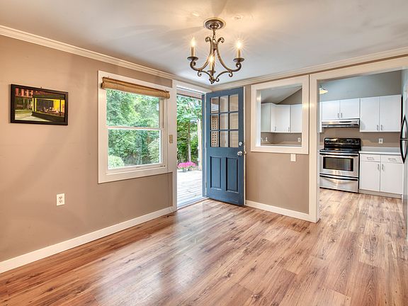 4th image of 94 Marys Ln