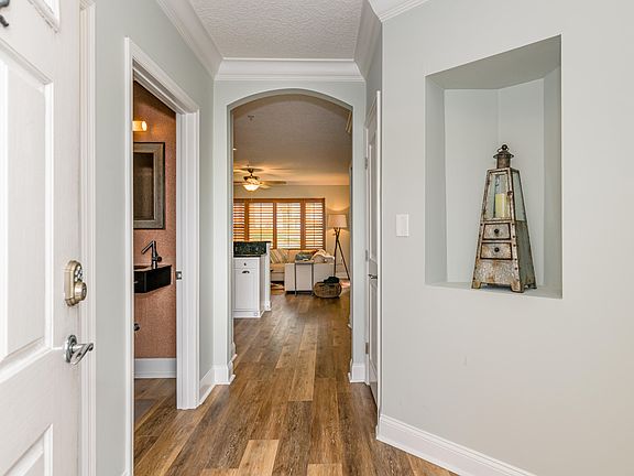 2nd image of 922 S 1st St #102