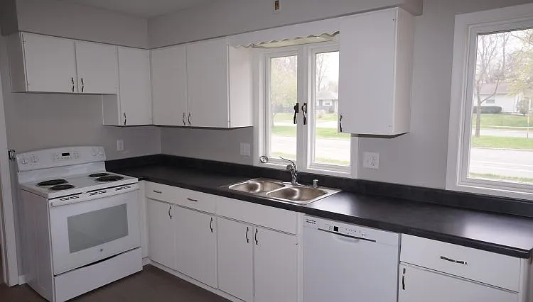 222 S Whitney Way — Photo 11