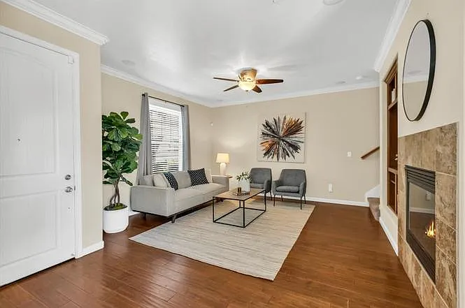 3 bed, 2.5 bath, 1575 sqft, $2,500 — Photo 3
