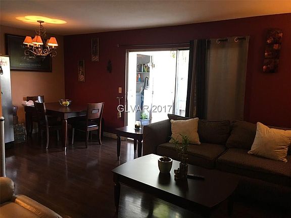 3rd image of 3439 Villa Knolls South Dr