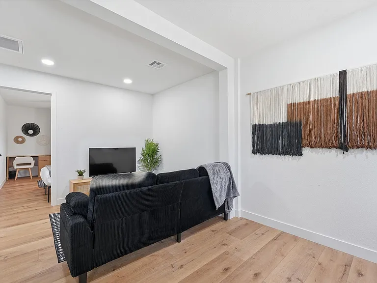 1548 N Upland Cir #C — Photo 14