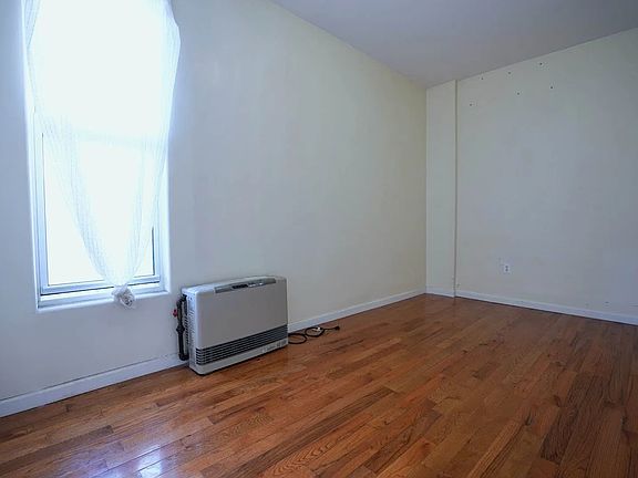 3rd image of 519 Halsey St Unit 2-B