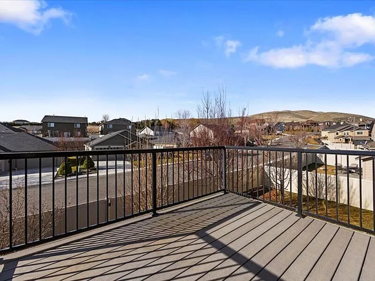 416 Rose St — Photo 13