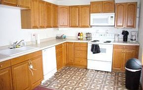 2nd image of 839 Ash St