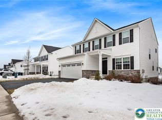 1079 Woodmont Ln, Catasauqua, PA