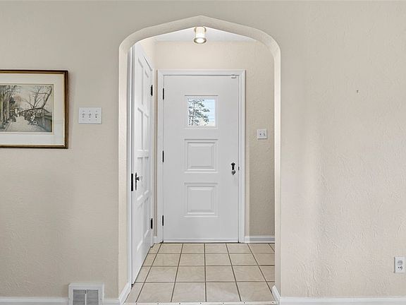 4th image of 4431 E Lawnview Ave