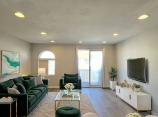 82 Country Dr S, Staten Island, NY 10314