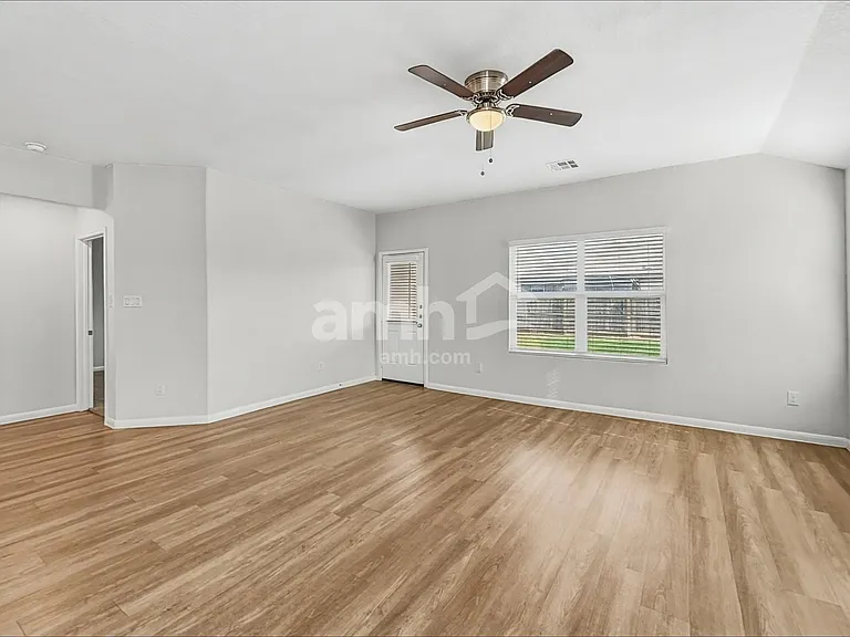 2709 Iberia Ct — Photo 6