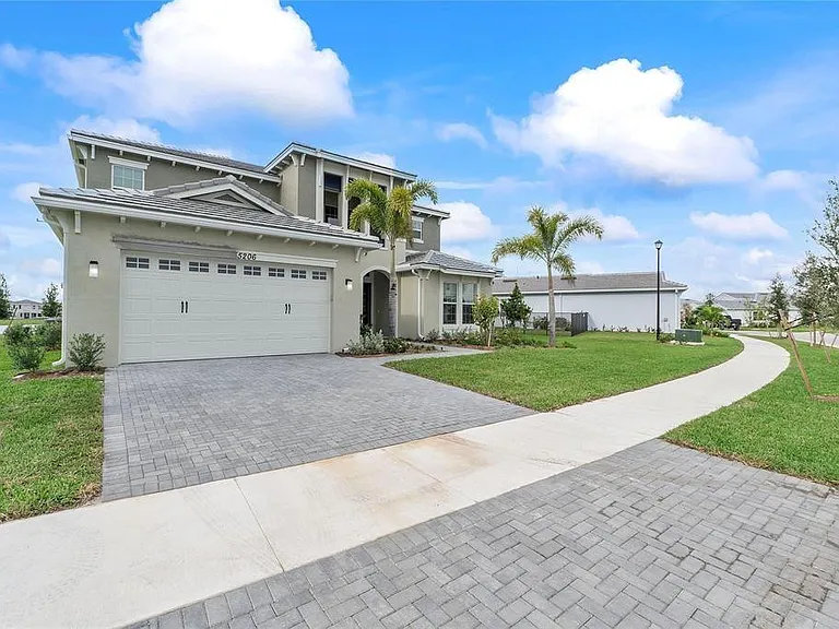 5206 Liberty Ln — Photo 2