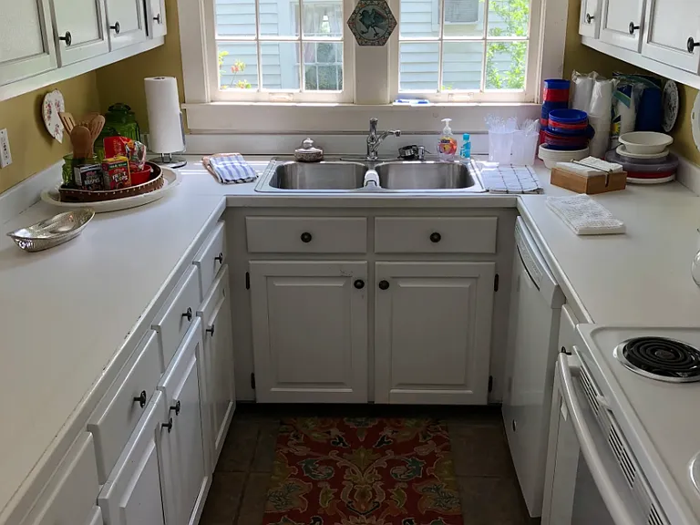 824 University Ave — Photo 44