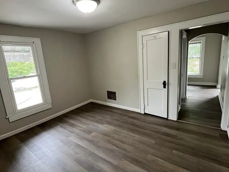 211 S Liberty St #C — Photo 7