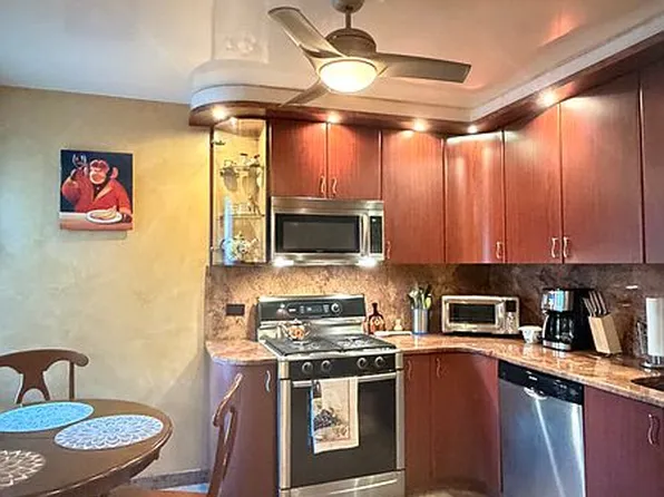 2271 Knapp St APT 6E, Brooklyn, NY 11229