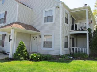 20 Fairview Cir, Middle Island, NY 11953