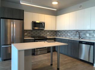 936 W Addison St #608, Chicago, IL 60613