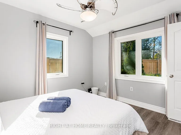 18 1/2 Lakeshore Dr — Photo 17